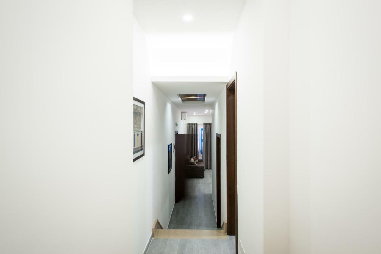 Hacienda Apartments Слима Экстерьер фото
