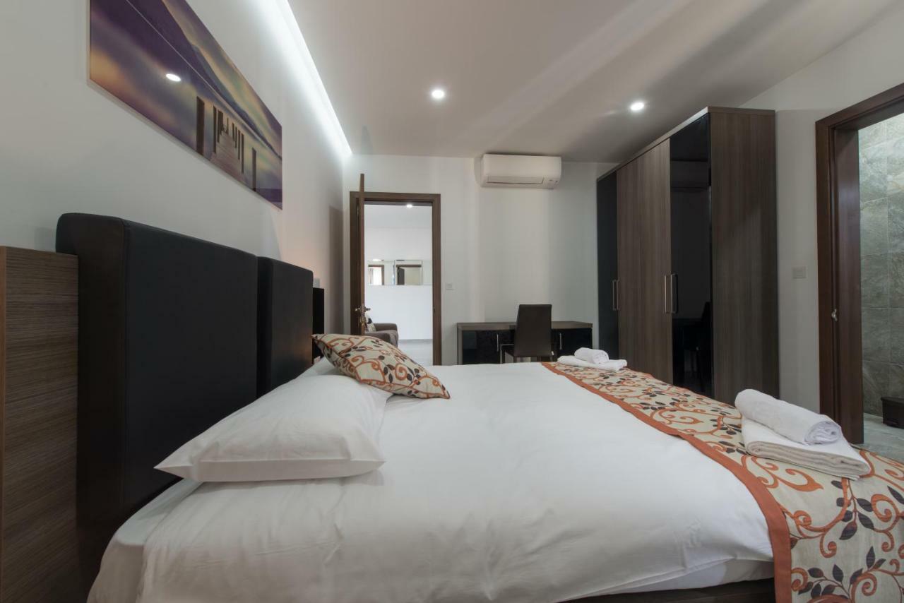 Hacienda Apartments Слима Экстерьер фото